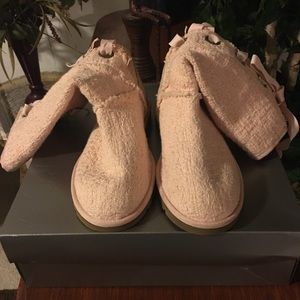 🌸🌸UGG Millennial Pink  Lace Up Boots🌸🌸